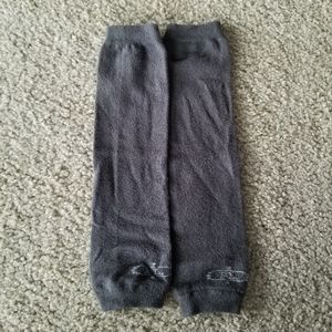 *B2G1*  Grey Babylegs